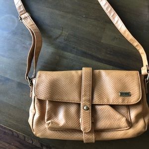 Roxy crossbody (camel color)